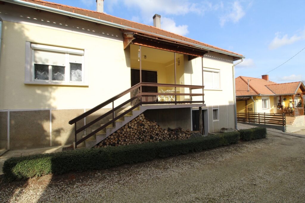 Eladó • Családi ház • Lesencetomaj • 180 m²