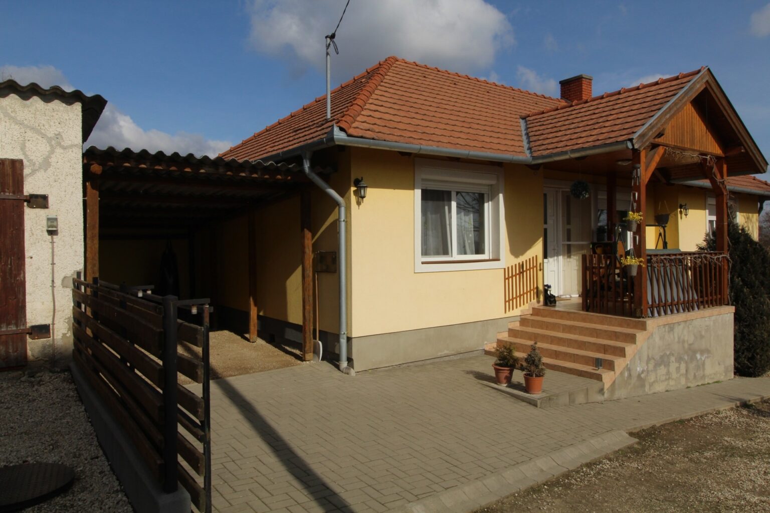 Eladó • Családi ház • Lesencetomaj • 180 m²
