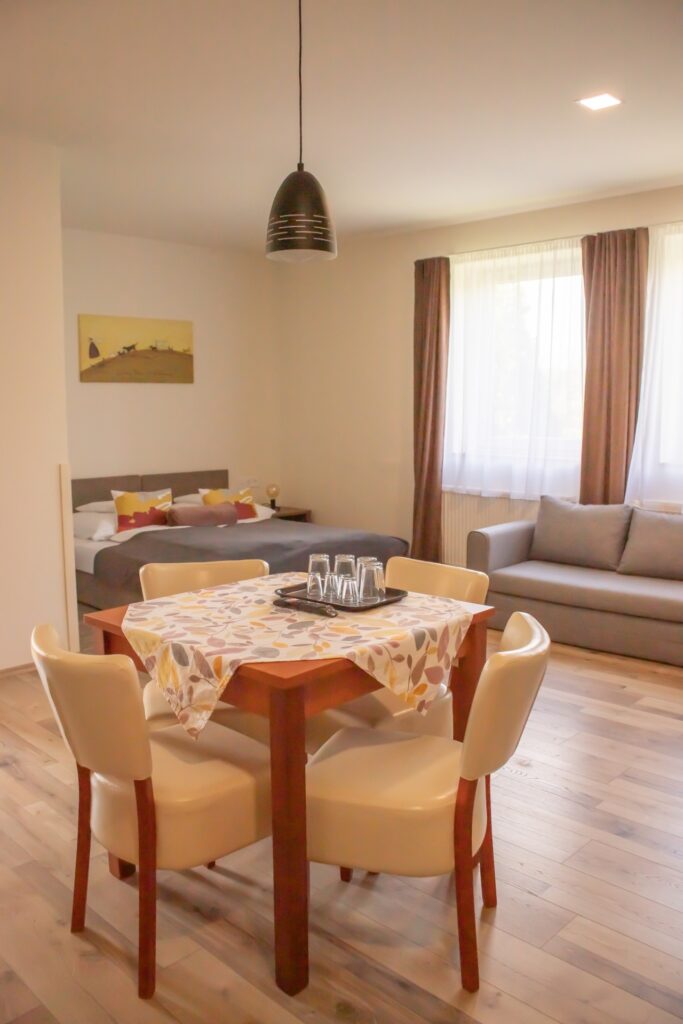 Eladó • Szálloda/hotel/panzió • Bakonybél • 566 m²