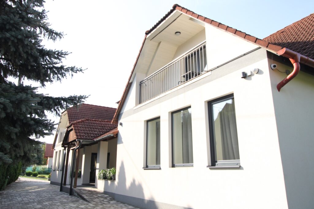 Eladó • Szálloda/hotel/panzió • Bakonybél • 566 m²