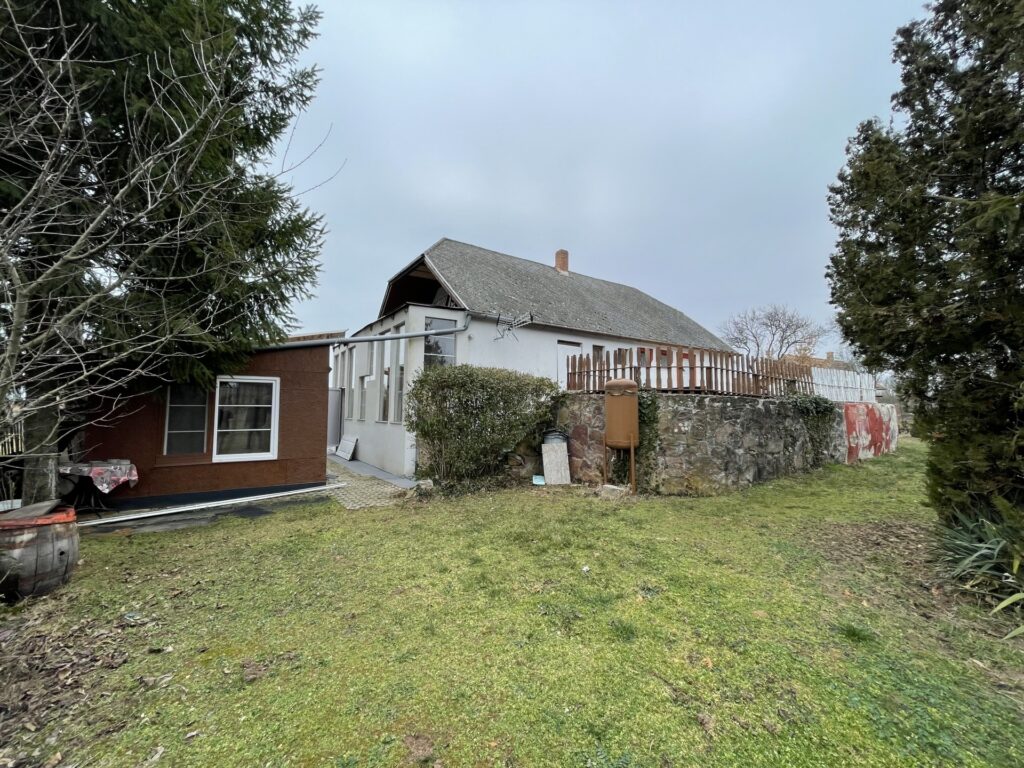 Eladó • Zártkert • Révfülöp • 1380 m²