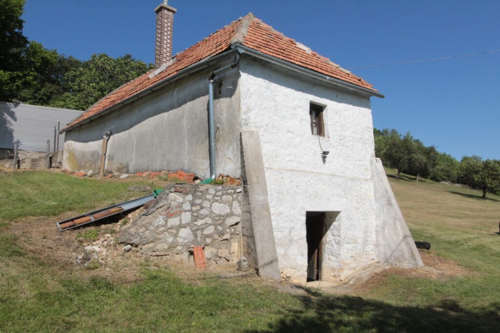 Eladó • Hétvégi házas • Pécsely • 40 m²