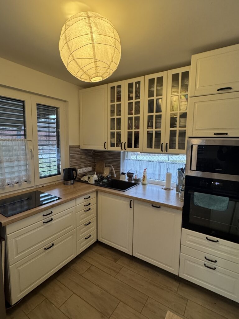 Eladó • Családi ház • Veszprém • 181 m²