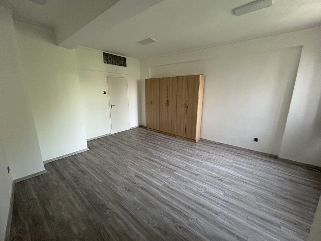 Kiadó • Egyéb iroda • Veszprém • 23 m²