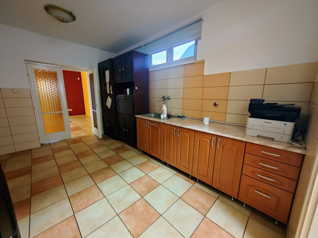 Eladó • Családi ház • Veszprém • 283 m²
