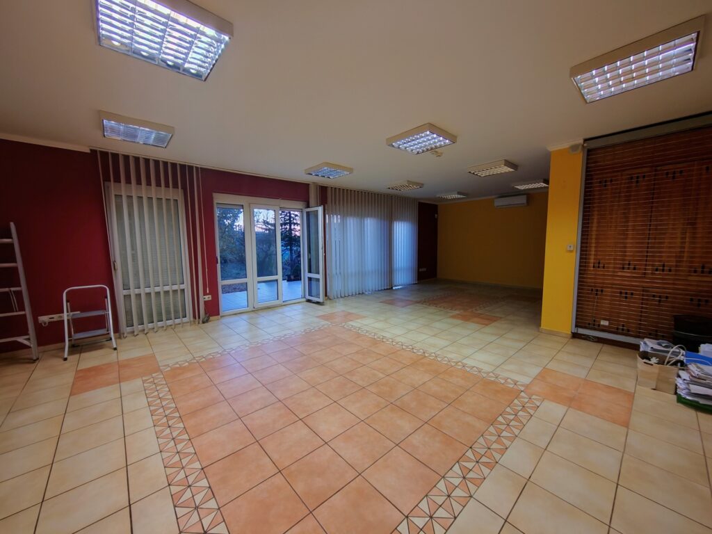 Eladó • Családi ház • Veszprém • 283 m²