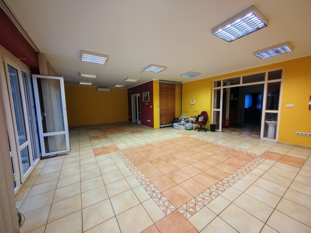 Eladó • Családi ház • Veszprém • 283 m²
