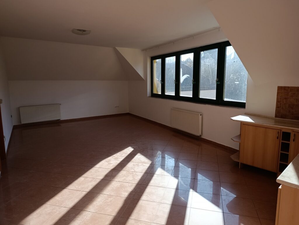 Eladó • Tégla • Veszprém • 105 m²