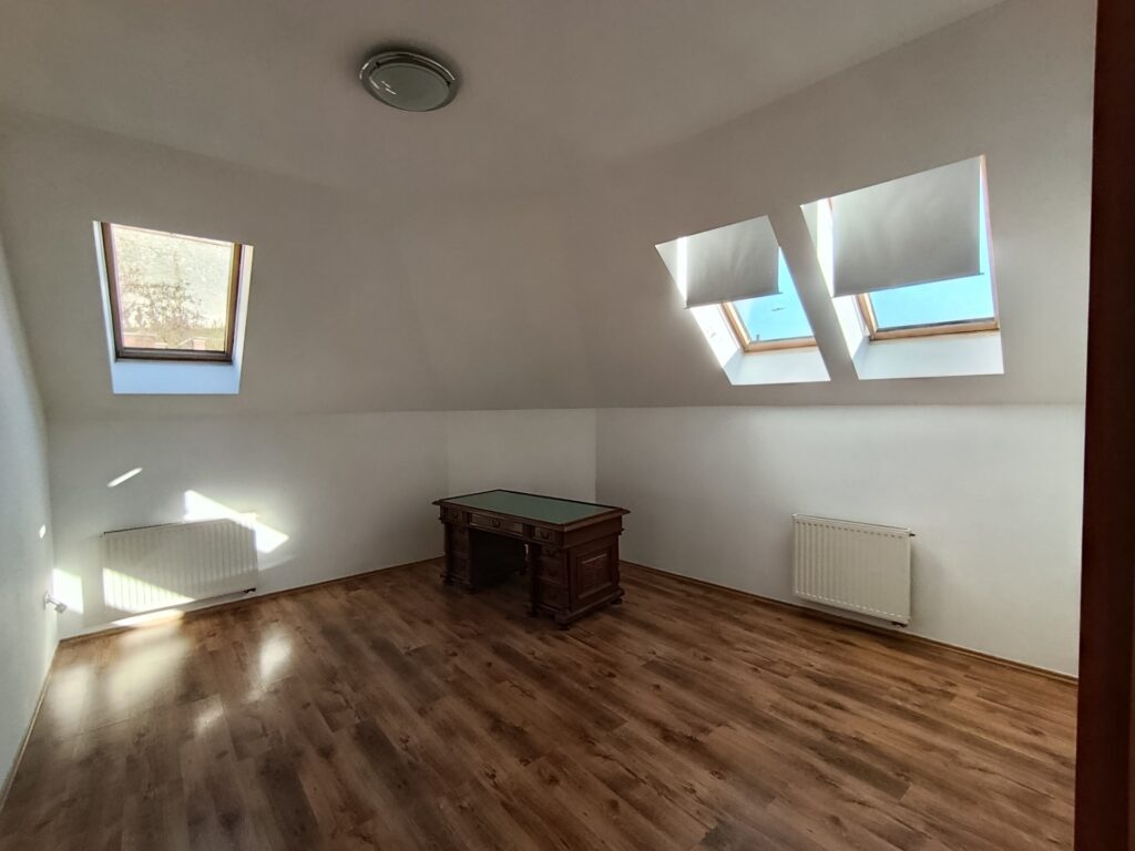 Eladó • Tégla • Veszprém • 105 m²