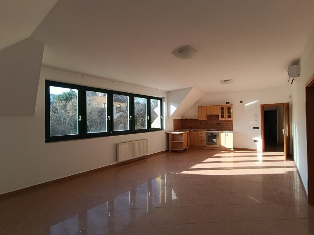Eladó • Tégla • Veszprém • 105 m²
