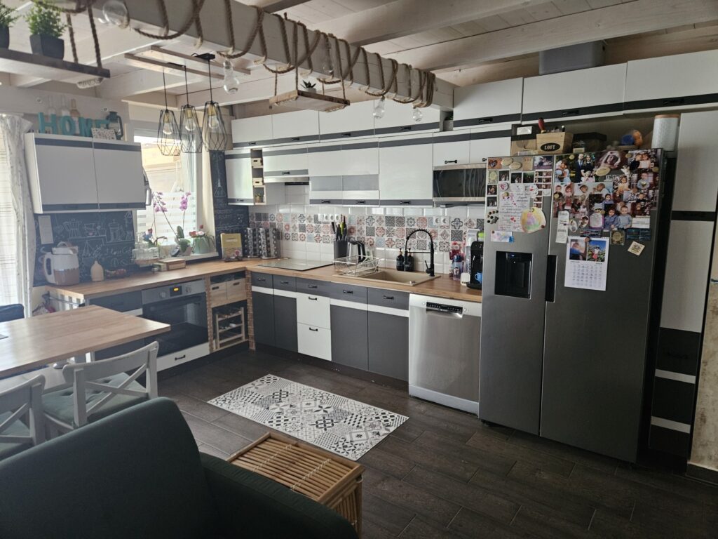 Eladó • Ikerház • Veszprém • 99 m²