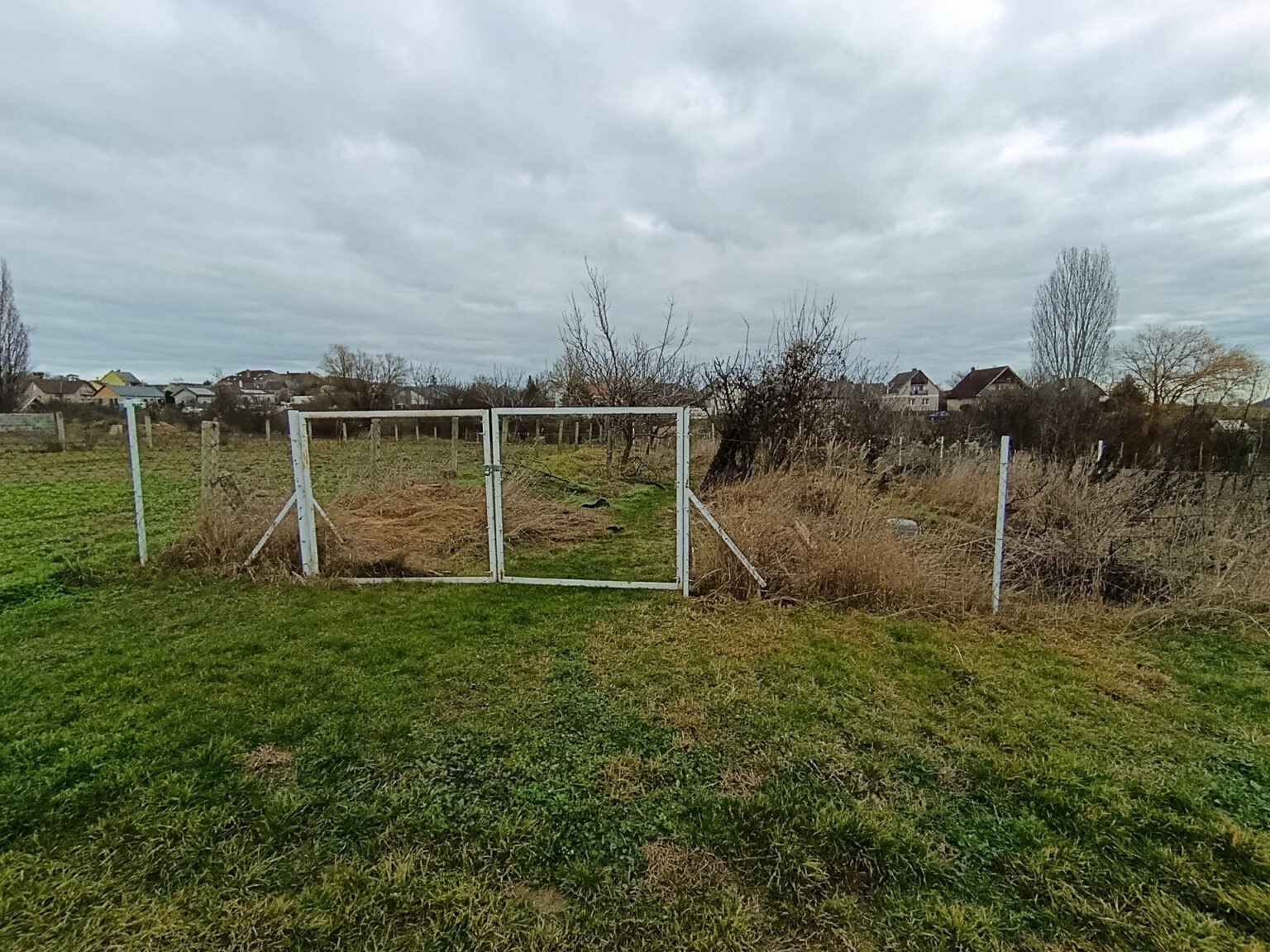 Eladó • Belterület • Szentkirályszabadja • 771 m²