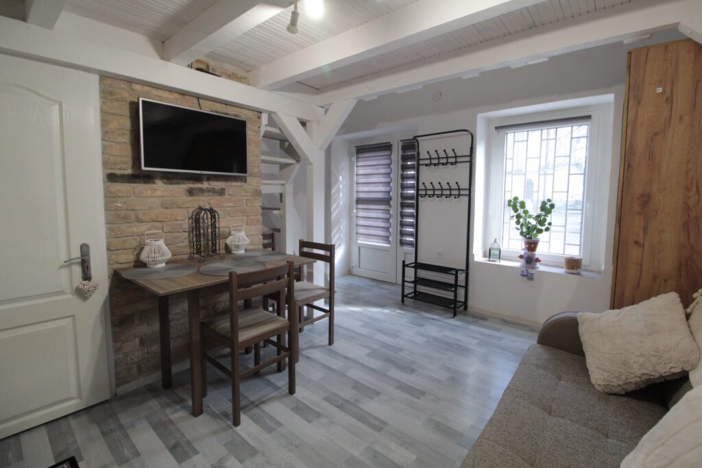 Eladó • Utcai bejárattal • Badacsonytördemic • 28 m²