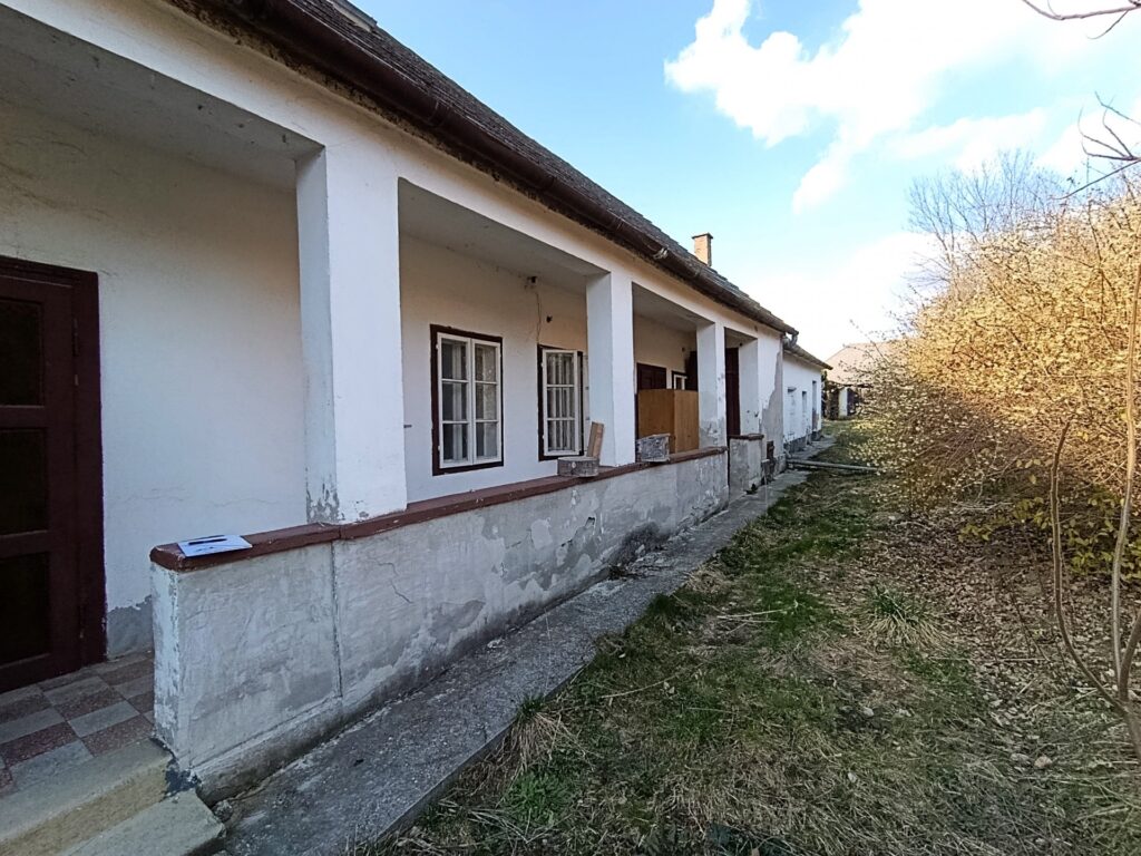 Eladó • Családi ház • Borzavár • 100 m²