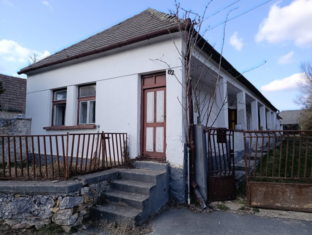 Eladó • Családi ház • Borzavár • 100 m²