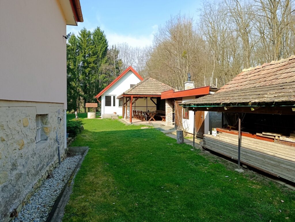 Eladó • Családi ház • Bakonynána • 230 m²
