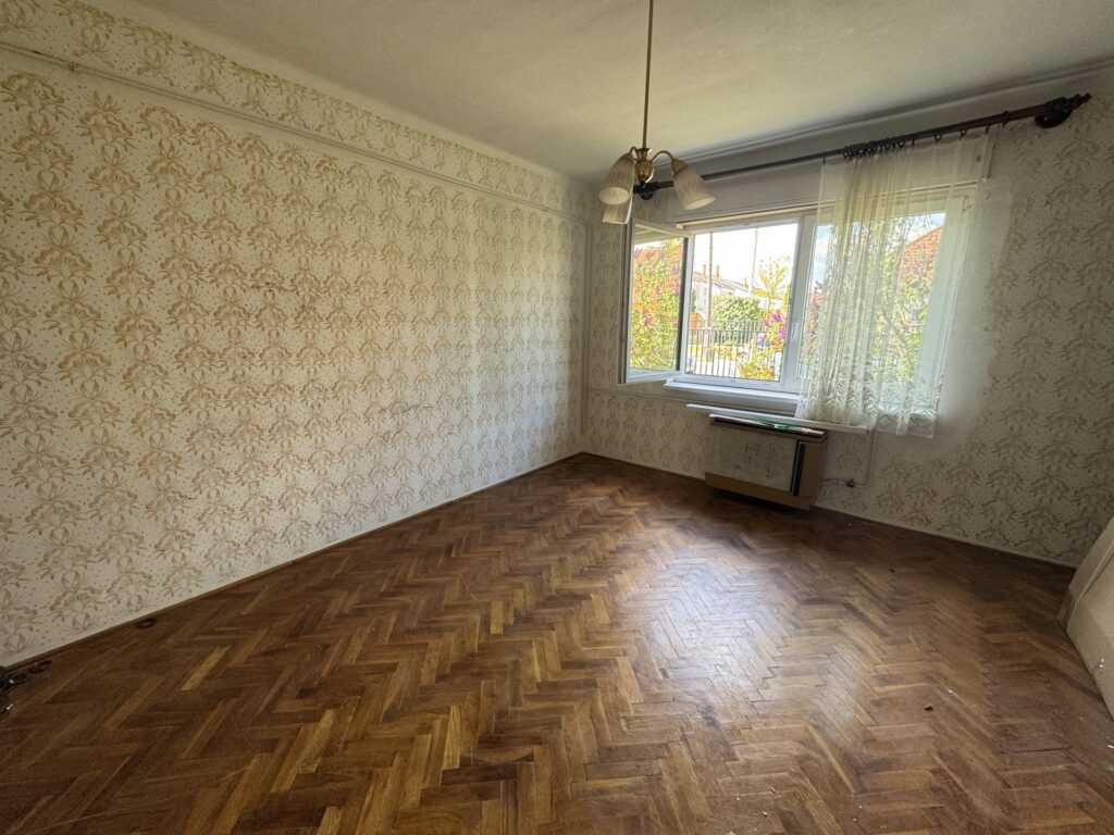 Eladó • Családi ház • Veszprém • 204 m²