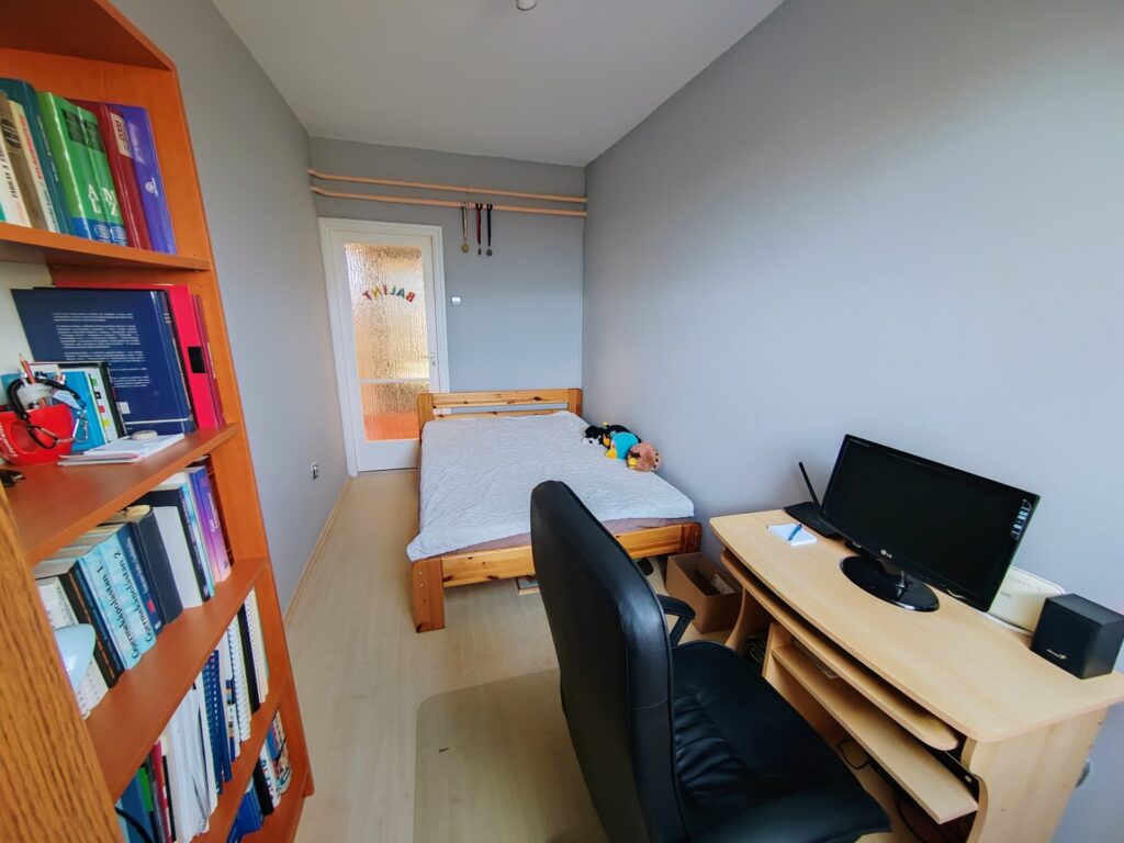 Eladó • Panel • Veszprém • 90 m²