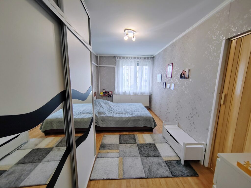 Eladó • Panel • Veszprém • 52 m²