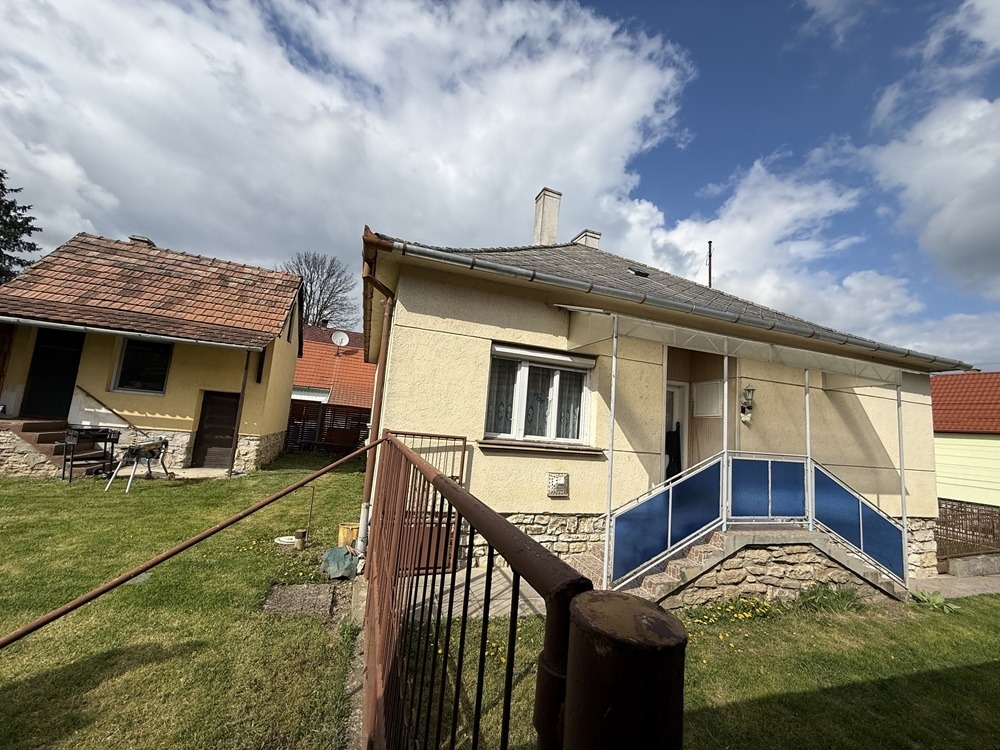Eladó • Családi ház • Herend • 100 m²