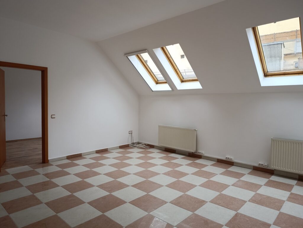 Eladó • Tégla • Veszprém • 68 m²