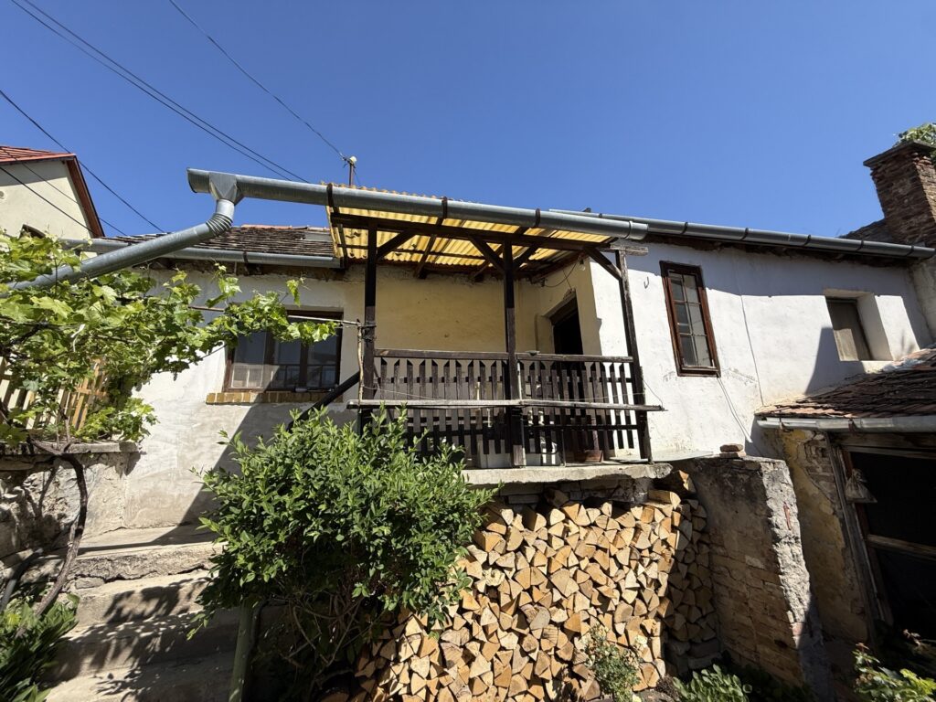 Eladó • Családi ház • Veszprém • 59 m²