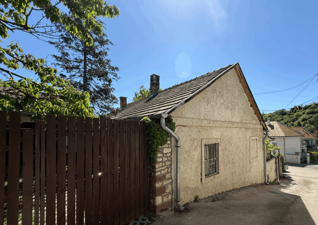 Eladó • Családi ház • Veszprém • 59 m²