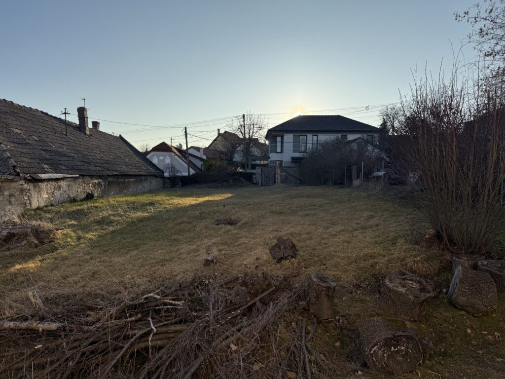 Eladó • Belterület • Veszprém • 900 m²