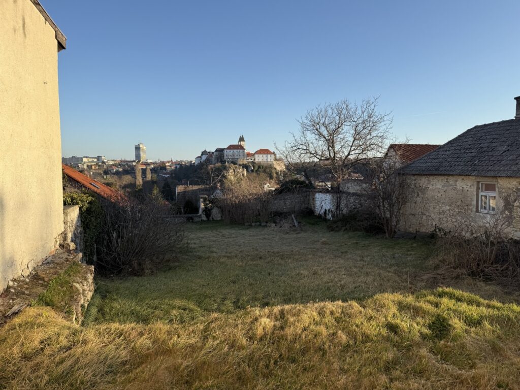 Eladó • Belterület • Veszprém • 900 m²