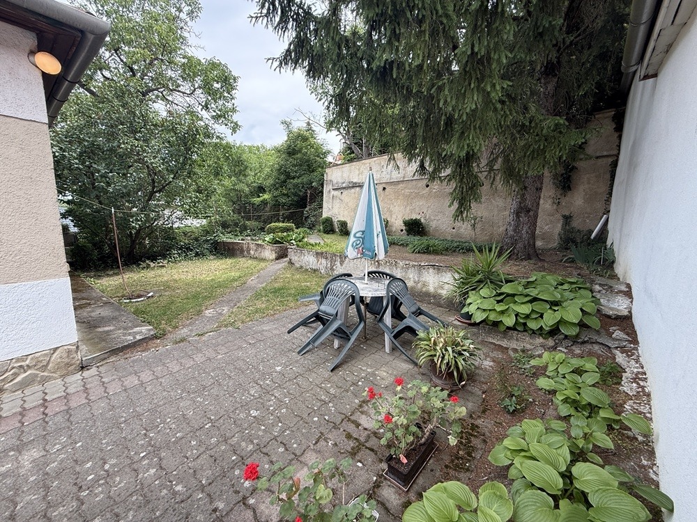 Eladó • Családi ház • Veszprém • 90 m²