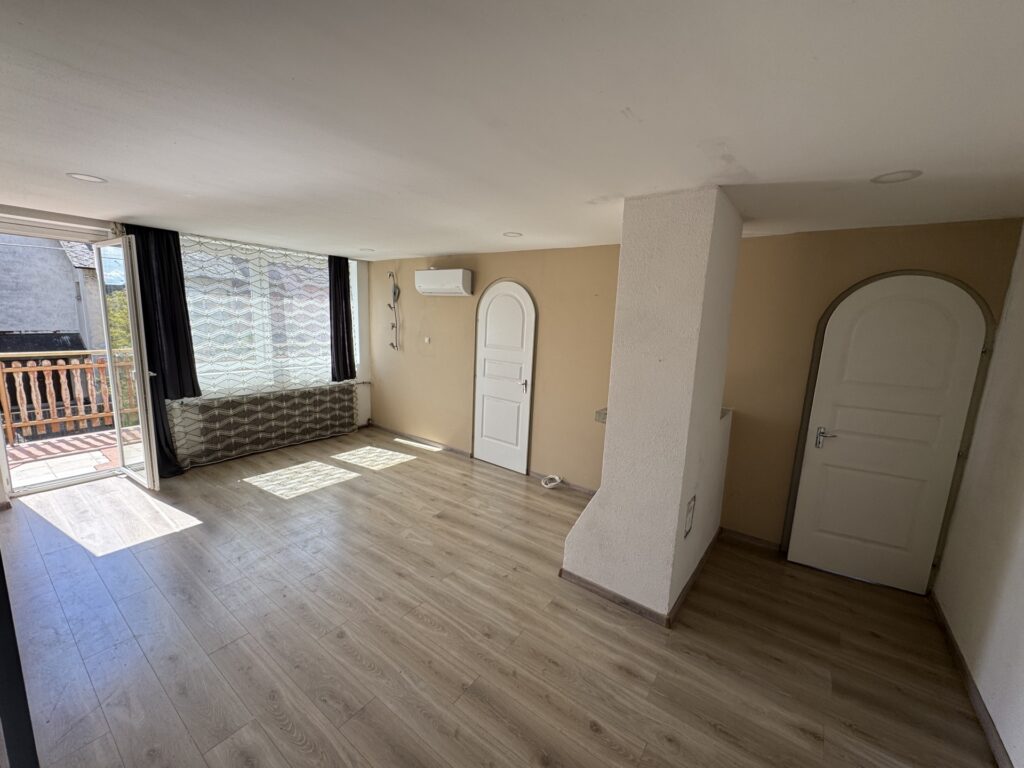 Eladó • Tégla • Veszprém • 108 m²