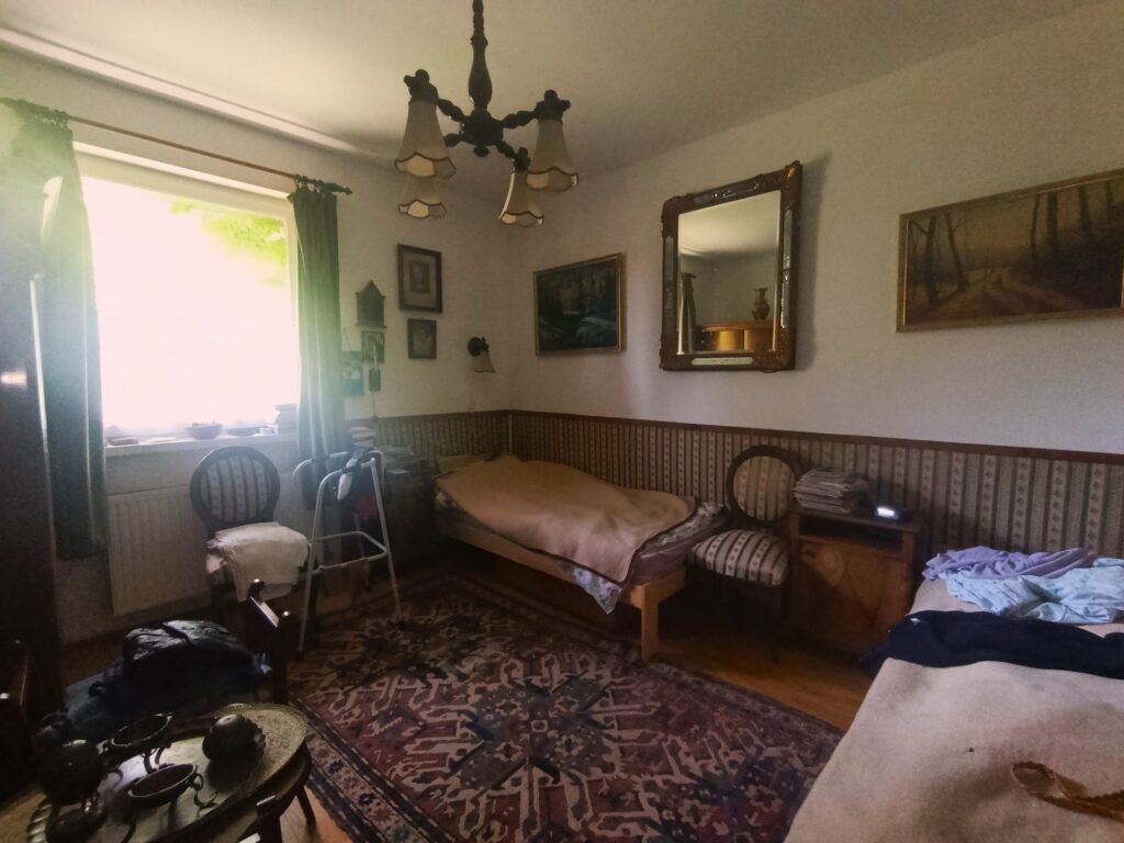 Eladó • Családi ház • Eplény • 340 m²