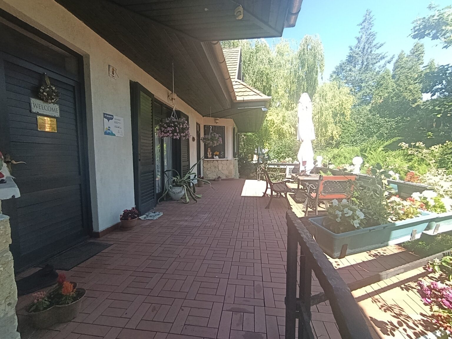Eladó • Családi ház • Eplény • 340 m²