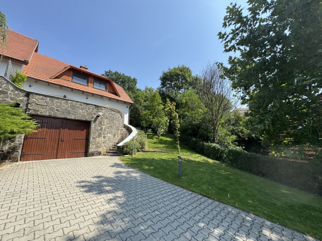 Eladó • Ikerház • Tihany • 112 m²