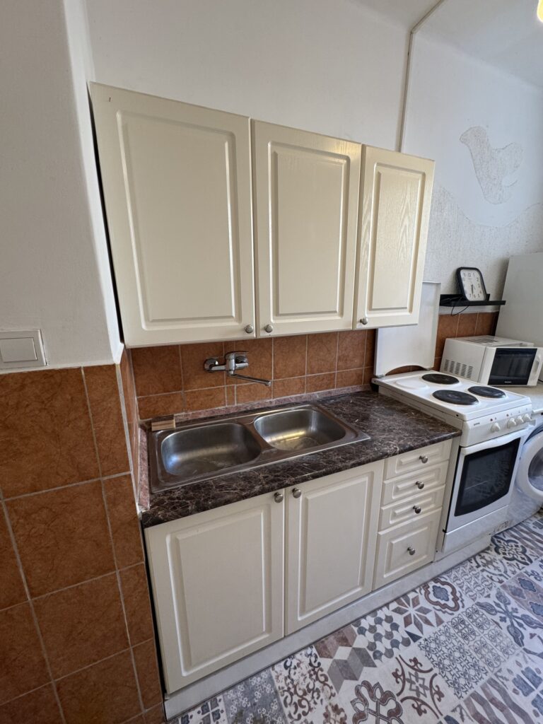 Eladó • Panel • Hajmáskér • 43 m²