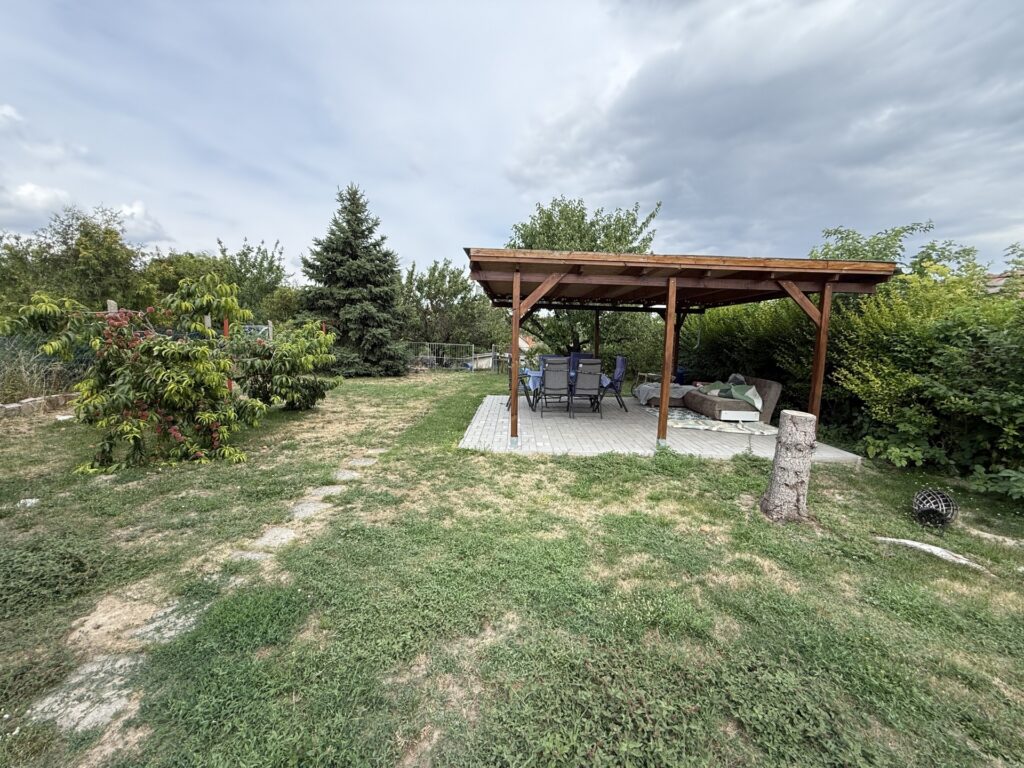 Kiadó • Családi ház • Balatonkenese • 90 m²
