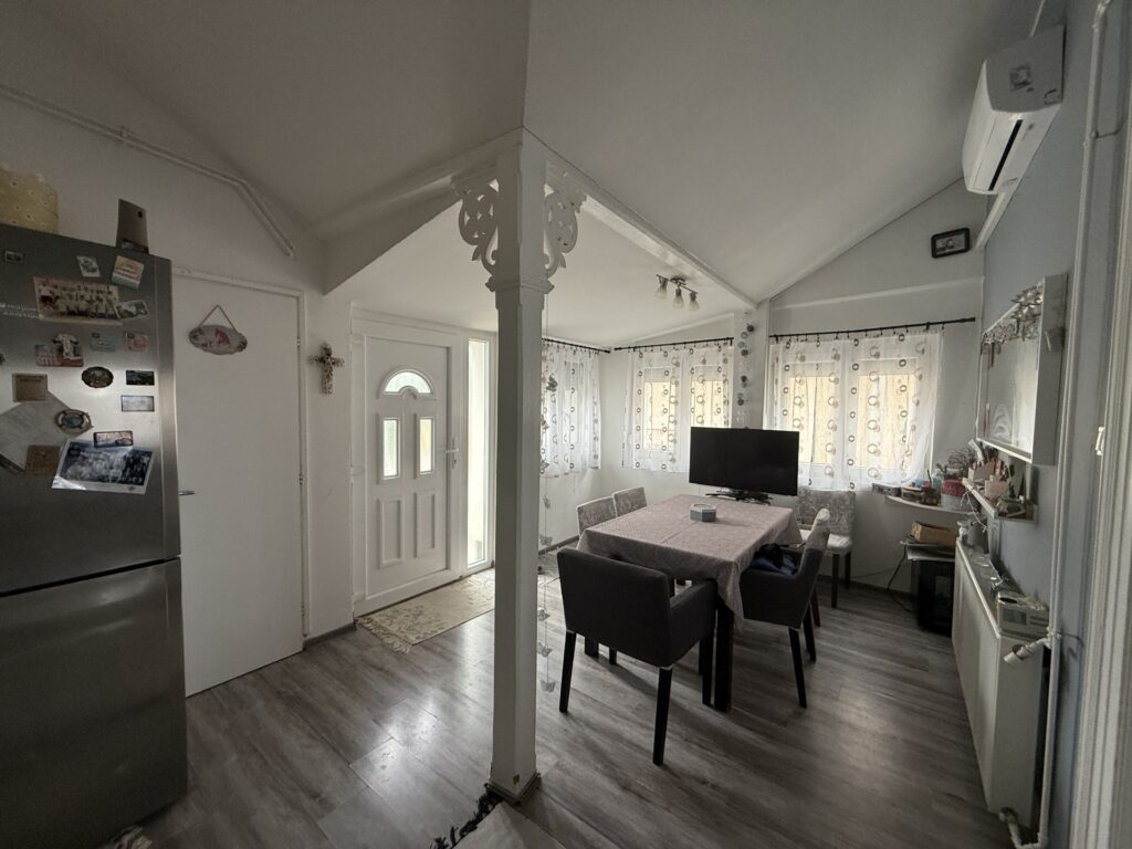 Kiadó • Családi ház • Balatonkenese • 90 m²