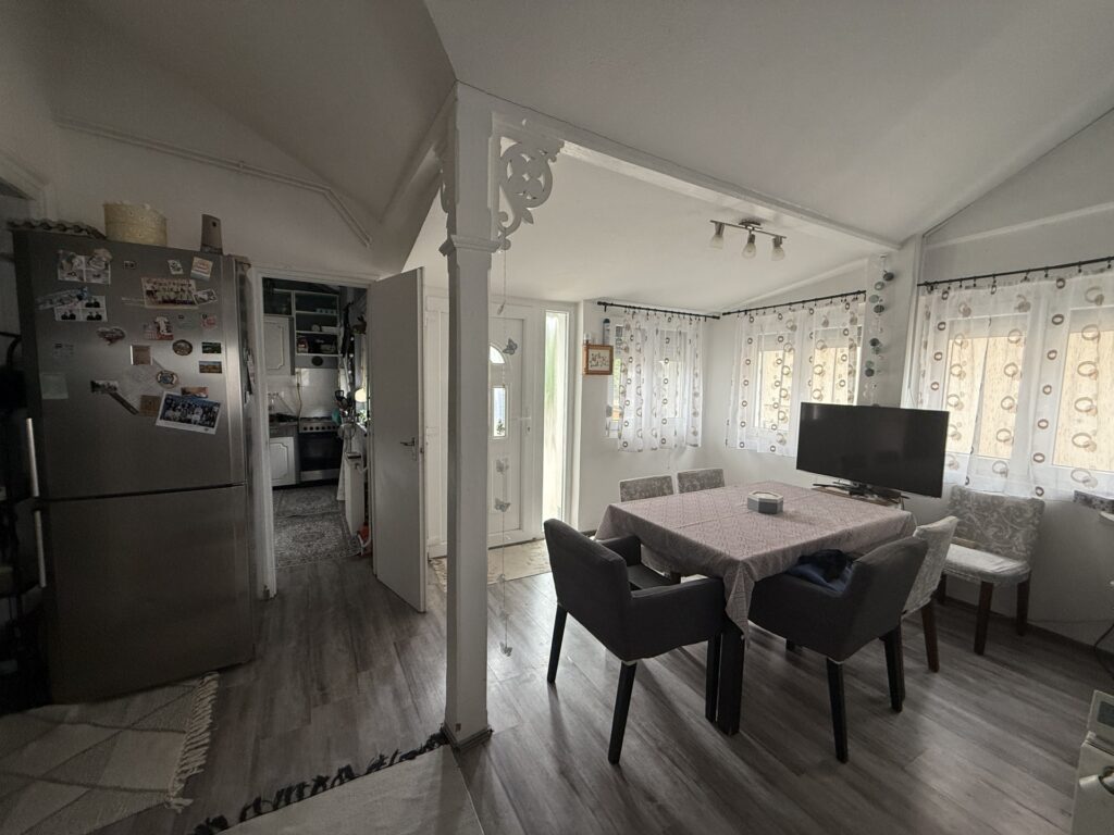 Kiadó • Családi ház • Balatonkenese • 90 m²