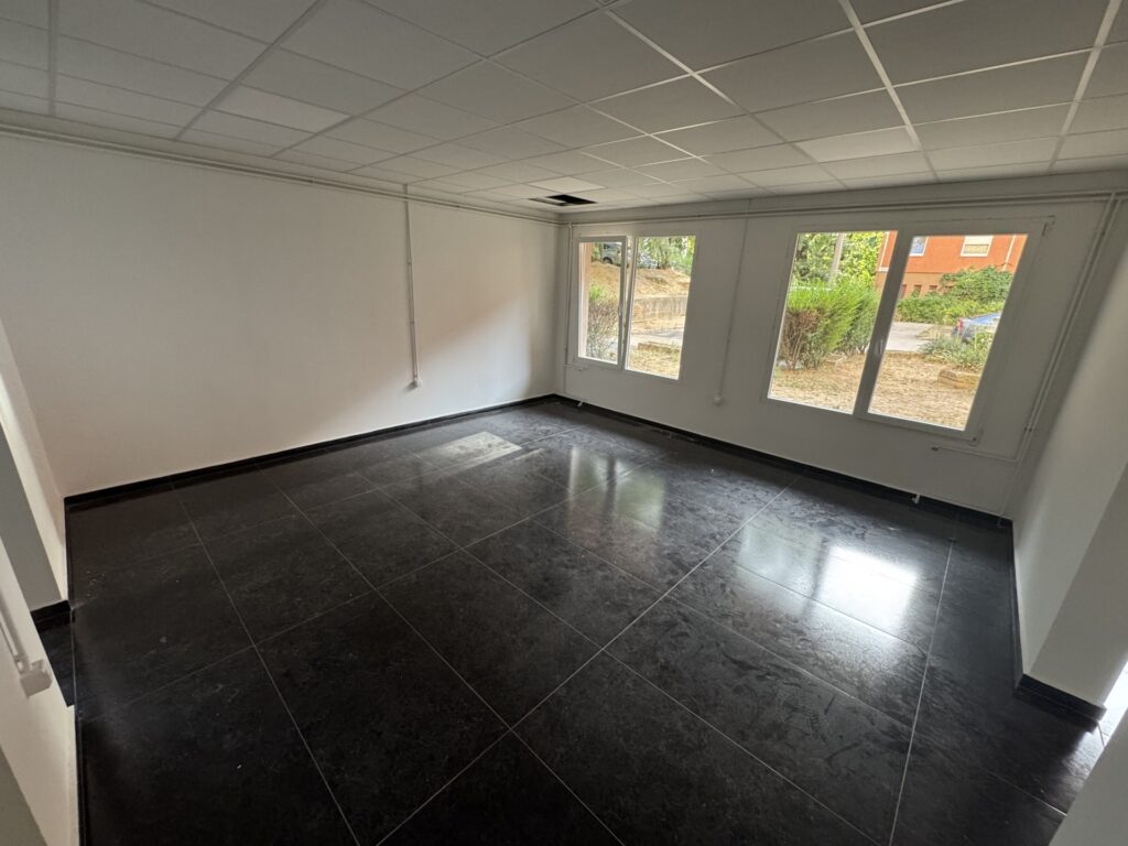 Eladó • Utcai bejárattal • Veszprém • 103 m²