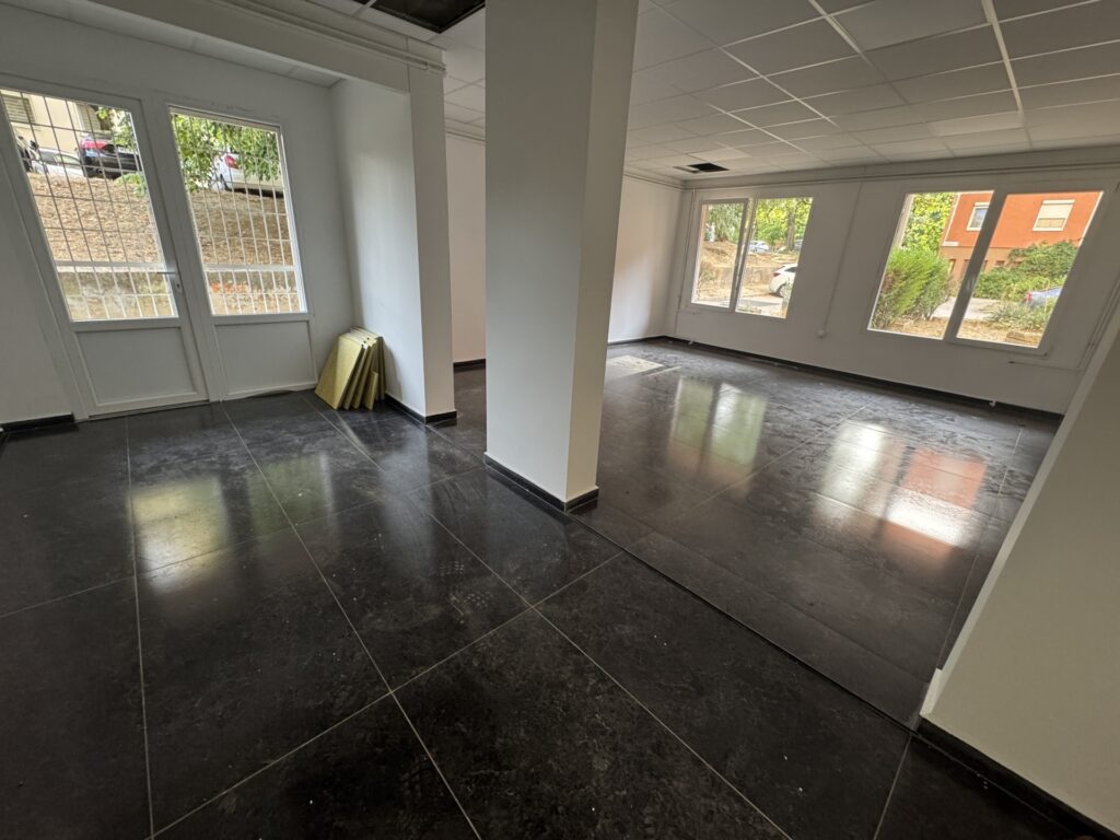 Eladó • Utcai bejárattal • Veszprém • 103 m²
