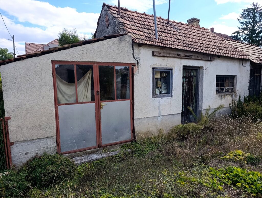 Eladó • Belterület • Nemesvámos • 650 m²