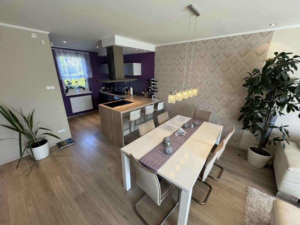 Eladó • Ikerház • Veszprém • 110 m²
