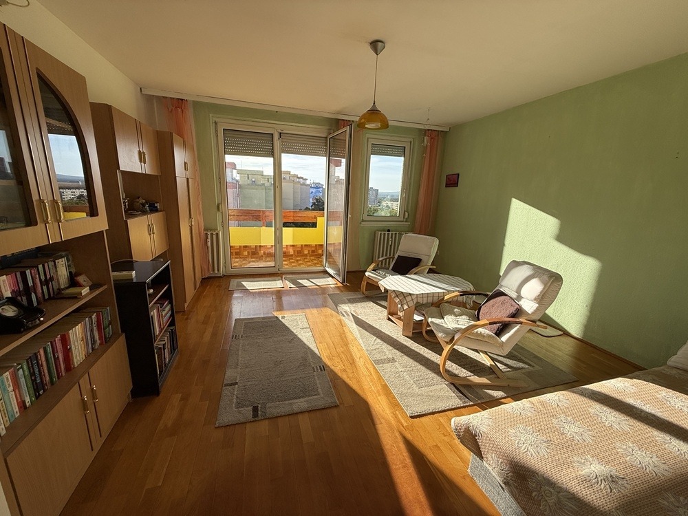 Eladó • Panel • Veszprém • 54 m²