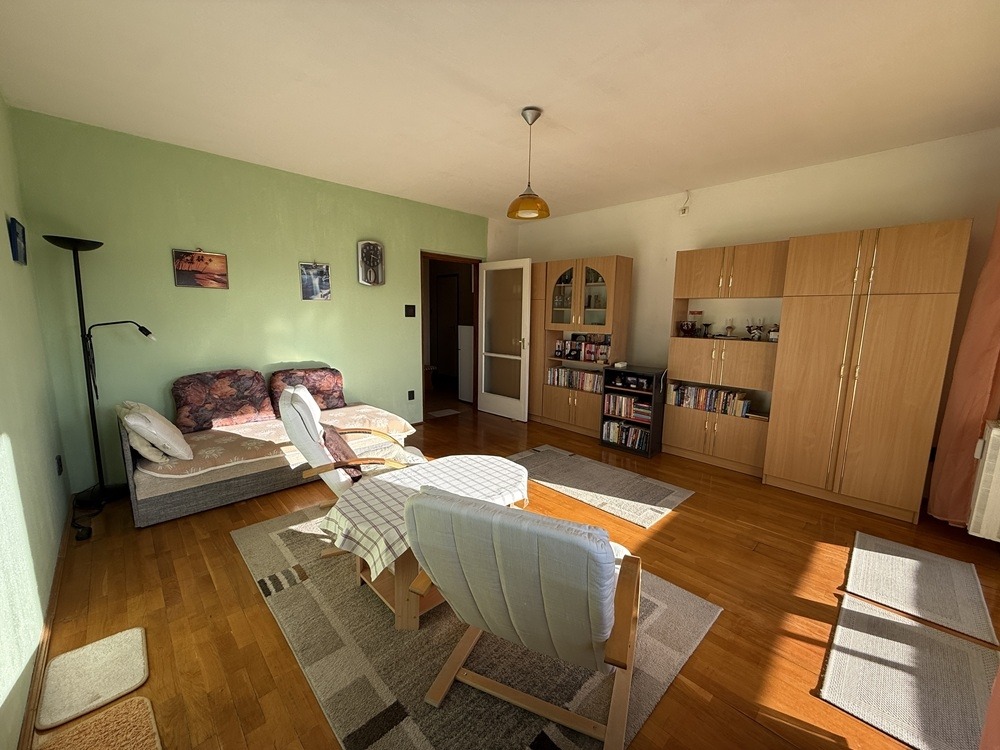 Eladó • Panel • Veszprém • 54 m²
