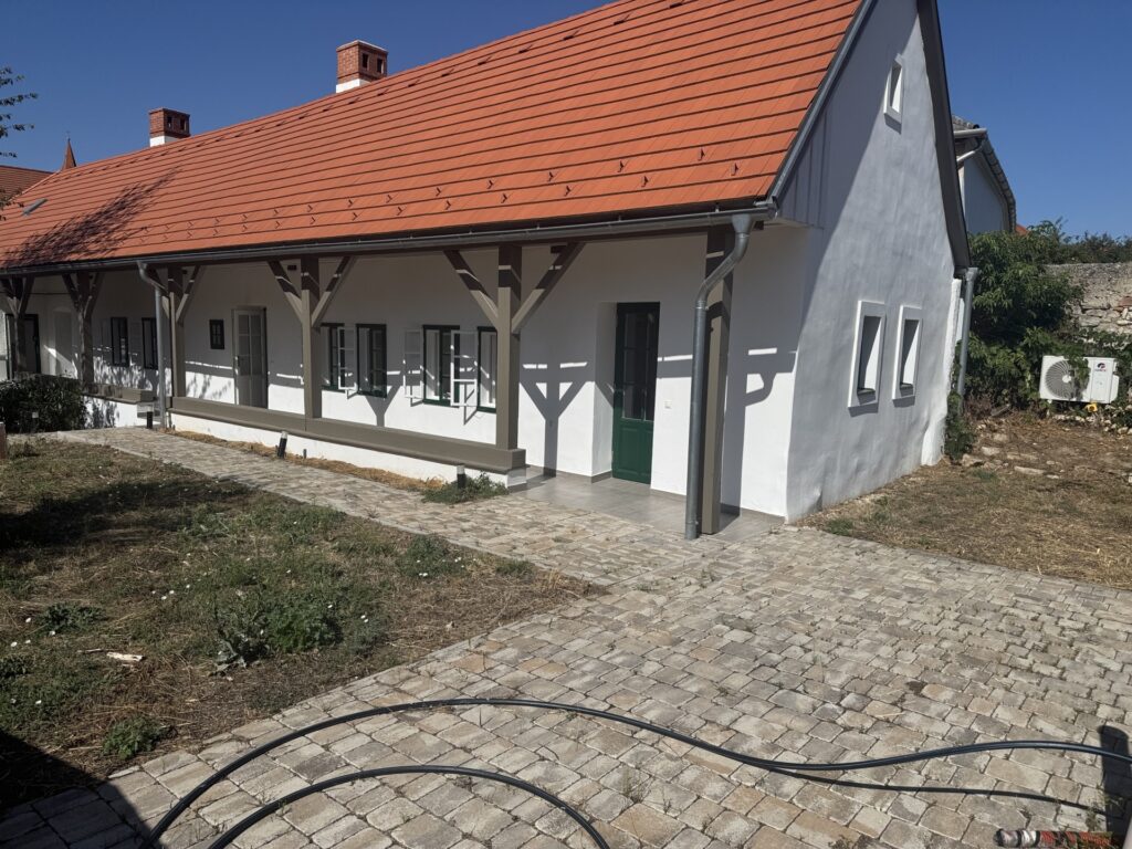 Eladó • Családi ház • Veszprém • 104 m²
